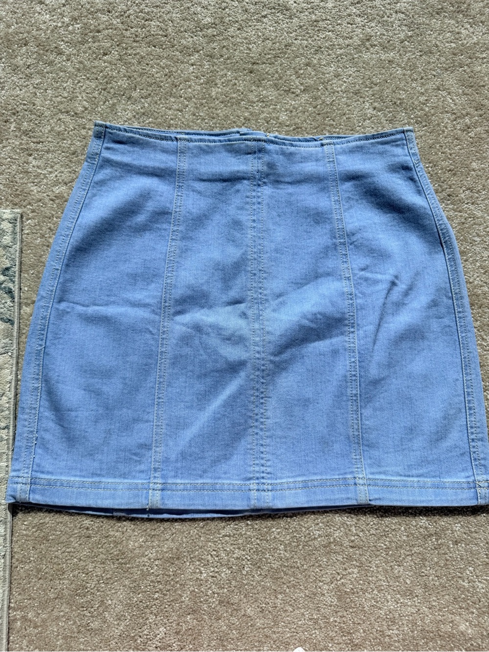 Kendall & Kylie Light Wash Denim Mini Skirt – Size 28